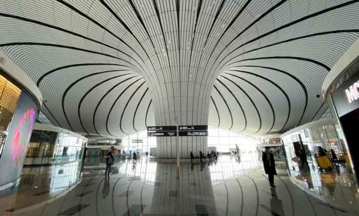 大兴机场春运首日 夏宾 摄 直击春运首日:铁陆空担起30亿运力